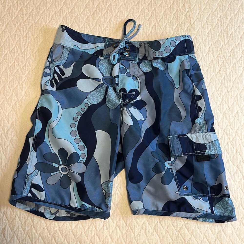 Patagonia kids board shorts swimsuit, blue colors, Hawaiian print, XS (5-6)